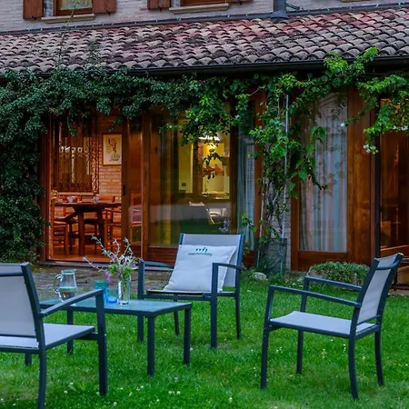 Villa Emilianna 10&4, Emma