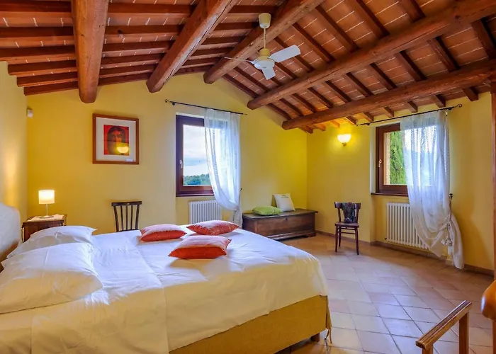 Emilianna 12&2 By Marche Villa